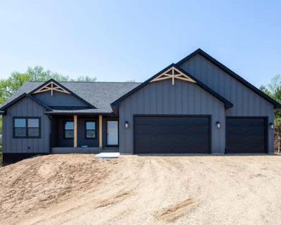 3 Bedroom 2BA 1617 ft Single Family Home For Sale in HUDSON, WI