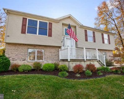 3 Bedroom 2BA 1816 ft Single Family Home For Sale in LEVITTOWN, PA