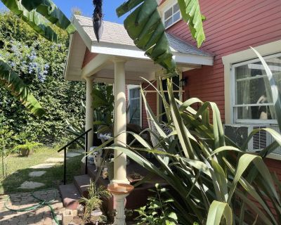2 beds 1 bath house vacation rental in Los Angeles, CA