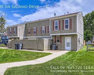 1000 Sir Galahad Drive -. FIRST MONTH FREE!! Discover comfort and convenience in this lovely 2-bedroom, 1-bathroom townhouse-style home, perfectly located for quick access to both Denver and Boulder. Enjoy a relaxed, peaceful lifestyle within walking distance to local shopping centers and parks Step inside to a bright and spacious living area and retreat to cozy bedrooms that offer plenty of na...