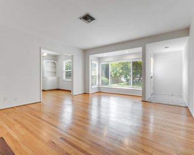 2 Bedroom 1BA 1289 ft Apartment For Rent in Valley Village, CA