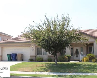 4 Bedroom 2BA 2294 ft Pet-Friendly House For Rent in Bakersfield, CA