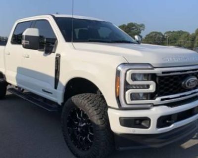 2023 Ford F-250 Super Duty 4X4 Lariat 4DR Crew Cab 8 FT. LB Pickup