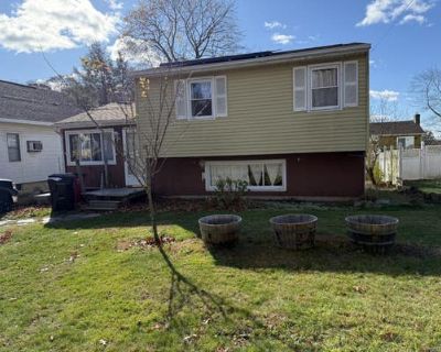 3 Bedroom 1BA 1276 ft Single Family Home For Sale in MERIDEN, CT