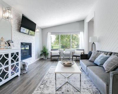 3 beds 1 bath house vacation rental in Calgary, AB