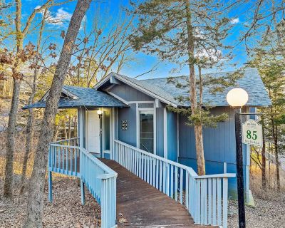 1 Bedroom 1BA House Vacation Rental in Ship Dock Lane A, Osage Beach, MO