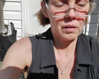 Andrea - Needs an Apartment on iROOMit or a Room