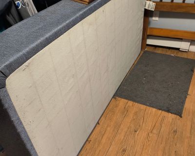 Twin bed frame and box spring (No mattress)
