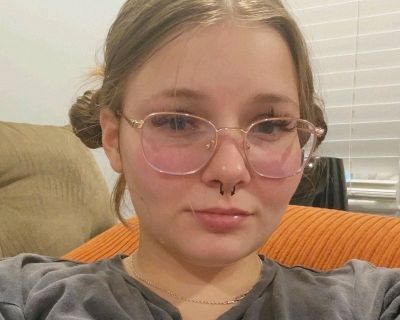 $700 /month. Age: 18 * Any pets?: No * Occupation: Student * Gender: Female. Non-smoking room preferred. Pets are fine. Females preferred. Age preference: 18 - 99. Looking in: Winston-Salem. I am a female student aged 18. I am looking for a small or large room. I am available to move from 12/01/2025 and have a budget of $700/month. I would prefer to share with females, ideally between 18 and 99...