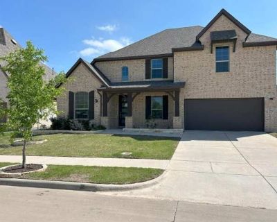 2904 Middleton Drive. image_url. In unit laundry Patio / balcony Granite counters Dishwasher Pet friendly Garage Unit Amenities dishwasher fireplace granite counters in unit laundry microwave oven patio / balcony range walk in closets stainless steel Property Amenities pet friendly parking garage internet access key fob access walking trail. deposit. 5 Bedroom. 5 Bathroom. 3650 ft