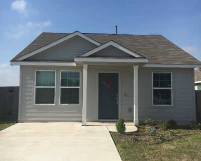 2 Bedroom 1BA 950 ft Single Family House For Rent in Elgin, TX
