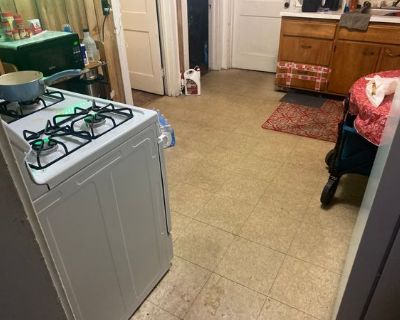 Ezeka (Has an Apartment) on iROOMit. Room in the 3 Bedroom 1BA Apartment...