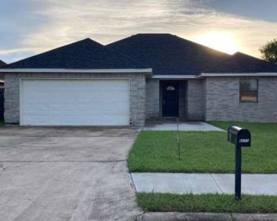 3 Bedroom 2BA 1593 ft Pet-Friendly Apartment For Rent in Brownsville, TX