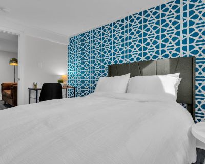 Total rooms: 5. Deposit: $955.00 * Utilities included?: No * Fees apply?: No. References are not required. Males preferred. Non-smoking. Not for couples. Furnishings: Furnished * Parking: Yes * Garage: No * Yard/patio: No * Balcony/roof terrace: No * Disabled access: No * Living room: shared * Broadband included: Yes. Availability Available Now Minimum term 12 months Maximum term 12 months. Loo...