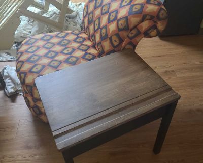 Unique sidetable/desk!