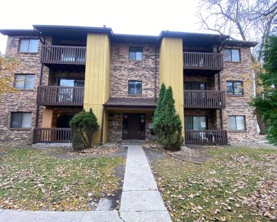 2 Bedroom 1BA 1050 ft Condo For Sale in Calumet City, IL