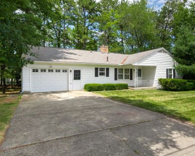 3 Bedroom 1BA 1508 ft Single Family House For Sale in Nashua, NH