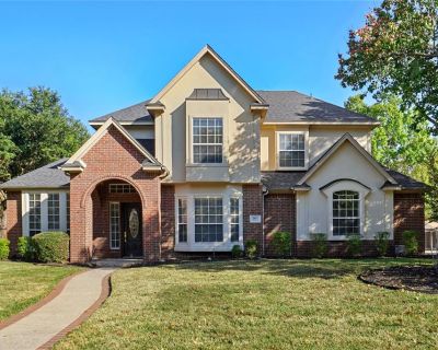 1917 Cresson Drive. Property for Rent in Southlake, TX for $6,900 with 4 bedrooms and 4 full baths. This 3,609 square foot property was built in 1996 on a lot size of 0.462.. No Livestock. 4-bed, 4-bath home with a 3-car garage in the highly esteemed Carroll Independent School District. Upstairs features a primary bedroom with a sizable closet and an adjoining en-suite with a private bathroom. ...