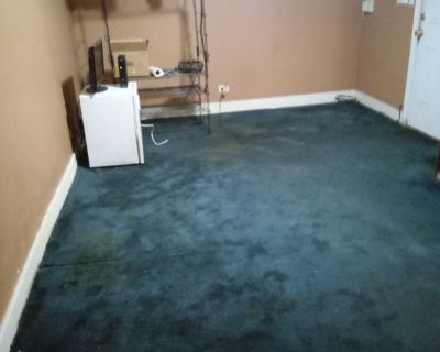 lynardo jones (Has an Apartment) on iROOMit. Room in the 1 Bedroom 1BA...