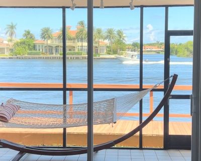 2 Bedroom 2BA 1100 ft Furnished House For Rent in Boynton Beach, FL