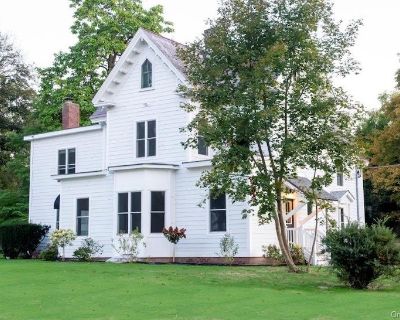 1 Bedroom 1BA 615 ft Apartment For Rent in Millbrook, NY