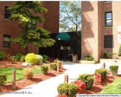 2 Bedroom 1BA 999 ft Condominium For Sale in STATEN ISLAND, NY