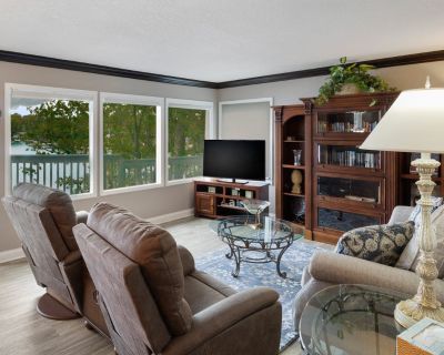 3 Bedroom 3BA Retreat Vacation Rental in Shalonda, Sunrise Beach, MO