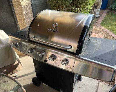 Free Working Grills! 1 Gas, 1 Charcoal