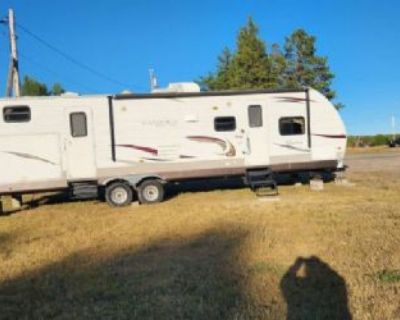 2013 Coachmen Catalina Deluxe Edition Travel Trailer