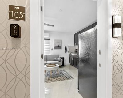 Overseas Hwy. Discover this fully furnished and equipped apartment, ready for you to move in. Located at Mile Marker 98 in Tavernier, this unit offers an unbeatable location with direct exposure on the Overseas Highway. The building recently underwent over $100,000 in furnitures, including brand-new appliances and top on the line equipment in each unit. The building is a hub of activity, with p...