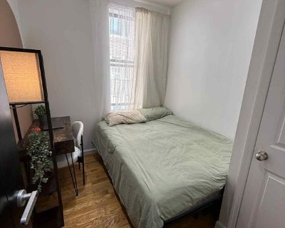 Furnished Room for Rent - We re looking for a new roommate. Manhattan