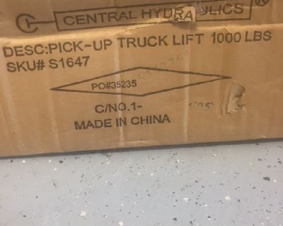 Central Hydraulics Pick-Up Truck Lift/Crane 1,000 lbs