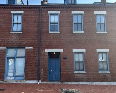 1 Bedroom 1BA 550 ft Pet-Friendly Apartment For Rent in St. Louis, MO