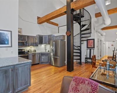 2 Bedroom 2BA 1195 ft House For Rent in Denver, CO