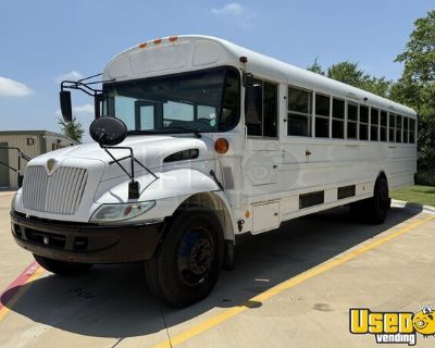 Low Mileage - 2006 40' International CE 200 School Bus