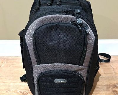 QUANTARAY LARGE PADDED CAMERA & LENS BAG / BACKPACK