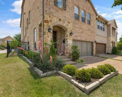 3 Bedroom 3BA 2225 ft Townhouse For Sale in Lewisville, TX