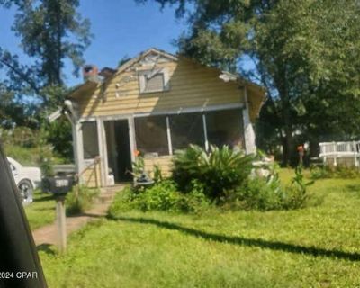 2 Bedroom 1BA 1010 ft Single Family Home For Sale in MARIANNA, FL