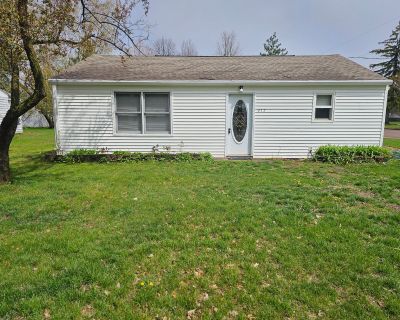2 Bedroom 1BA 900 ft Pet-Friendly House For Rent in Wisconsin Rapids, WI