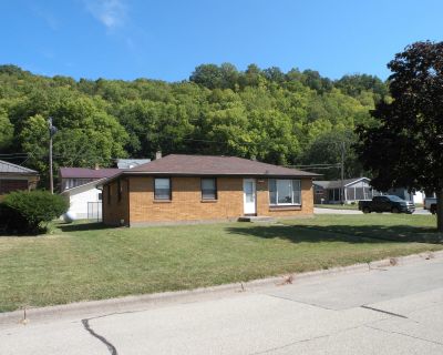 3 Bedroom 1BA 1526 ft Single Family House For Sale in Cassville, WI