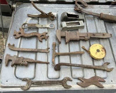 Vintage tools $5 each or 2 for $8 or 3 for $12 fcfs pickup only I accept cash cash