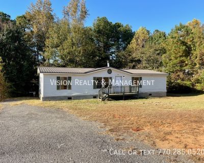 3 Bedroom 2BA 1456 ft Pet-Friendly Single-family home For Rent in Carrollton, GA