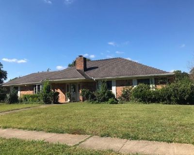 4 Bedroom 2BA 2301 ft Single Family House For Sale in Shreveport, LA