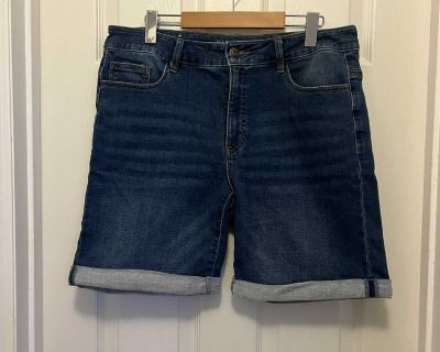 Parasuco Jean Shorts (size 12)