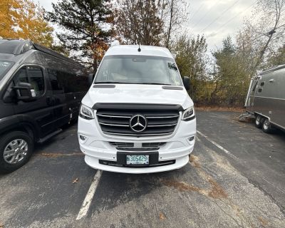 2021 Airstream 4x4 Interstate 19
