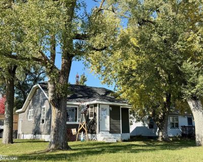2 Bedroom 1BA 832 ft Single Family House For Sale in Ottumwa, IA