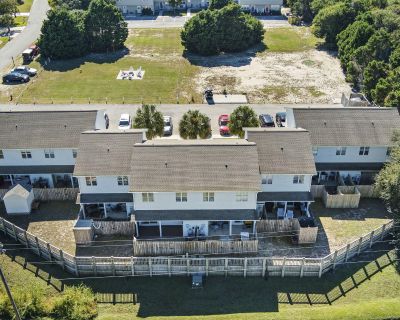 3 Bedroom 2BA 1120 ft Townhouse For Sale in Emerald Isle, NC