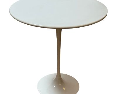 Eero Saarnin for Knoll Studio Tulip Side Table
