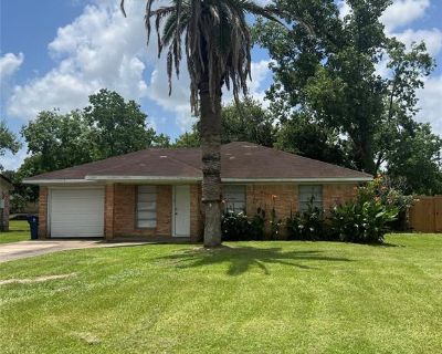 3 Bedroom 1.5BA 960 ft² Home For Rent in Angleton, Texas