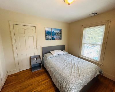 $1,200 per month room to rent in Lonsdale